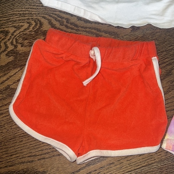 Size 3t short all tops and shorts - Picture 2 of 4